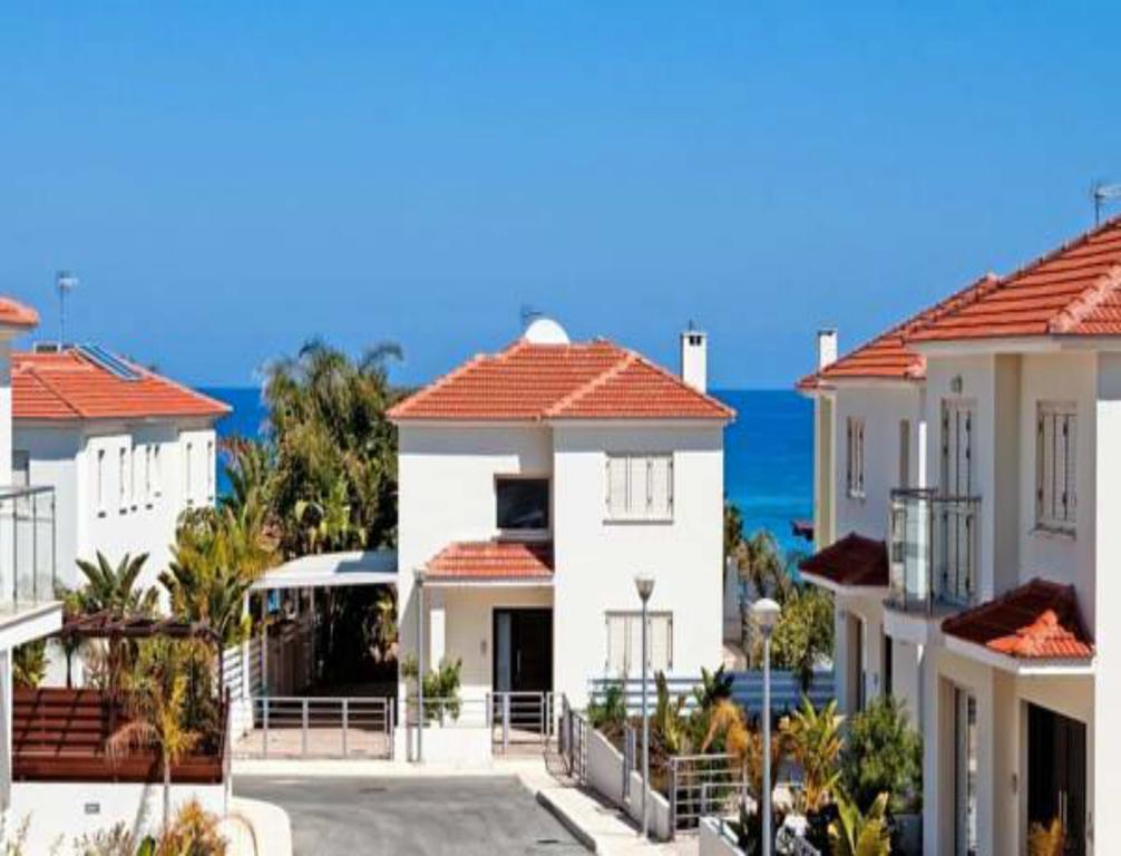 Athena Beach Villas Protaras Exteriör bild
