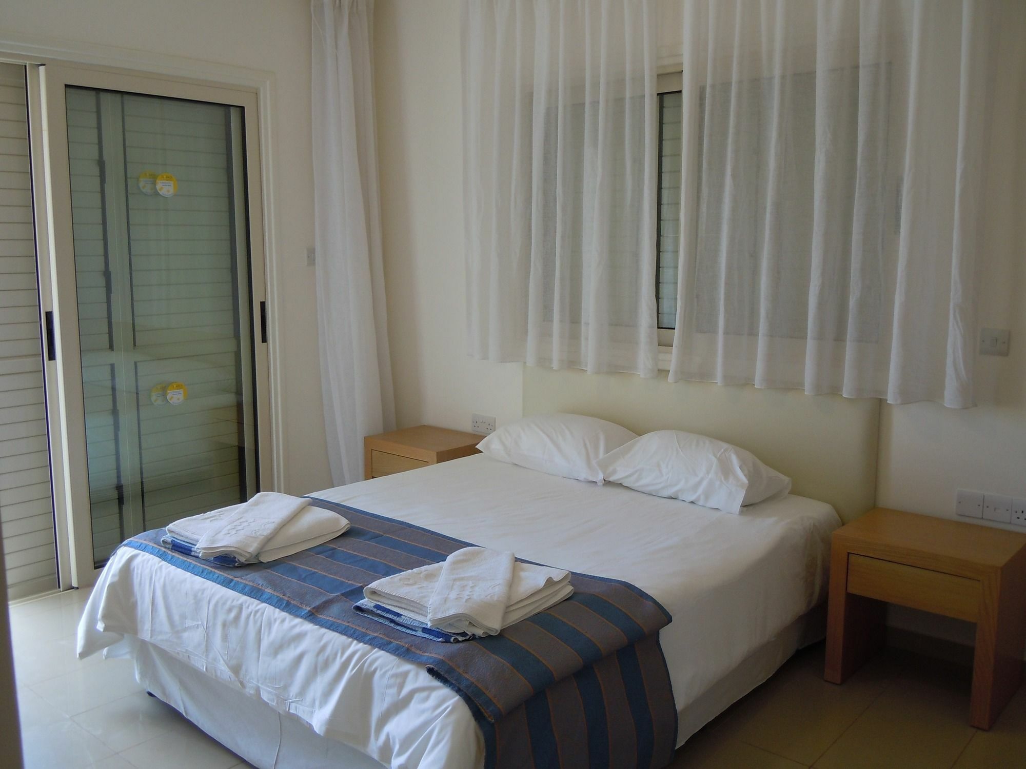 Athena Beach Villas Protaras Exteriör bild
