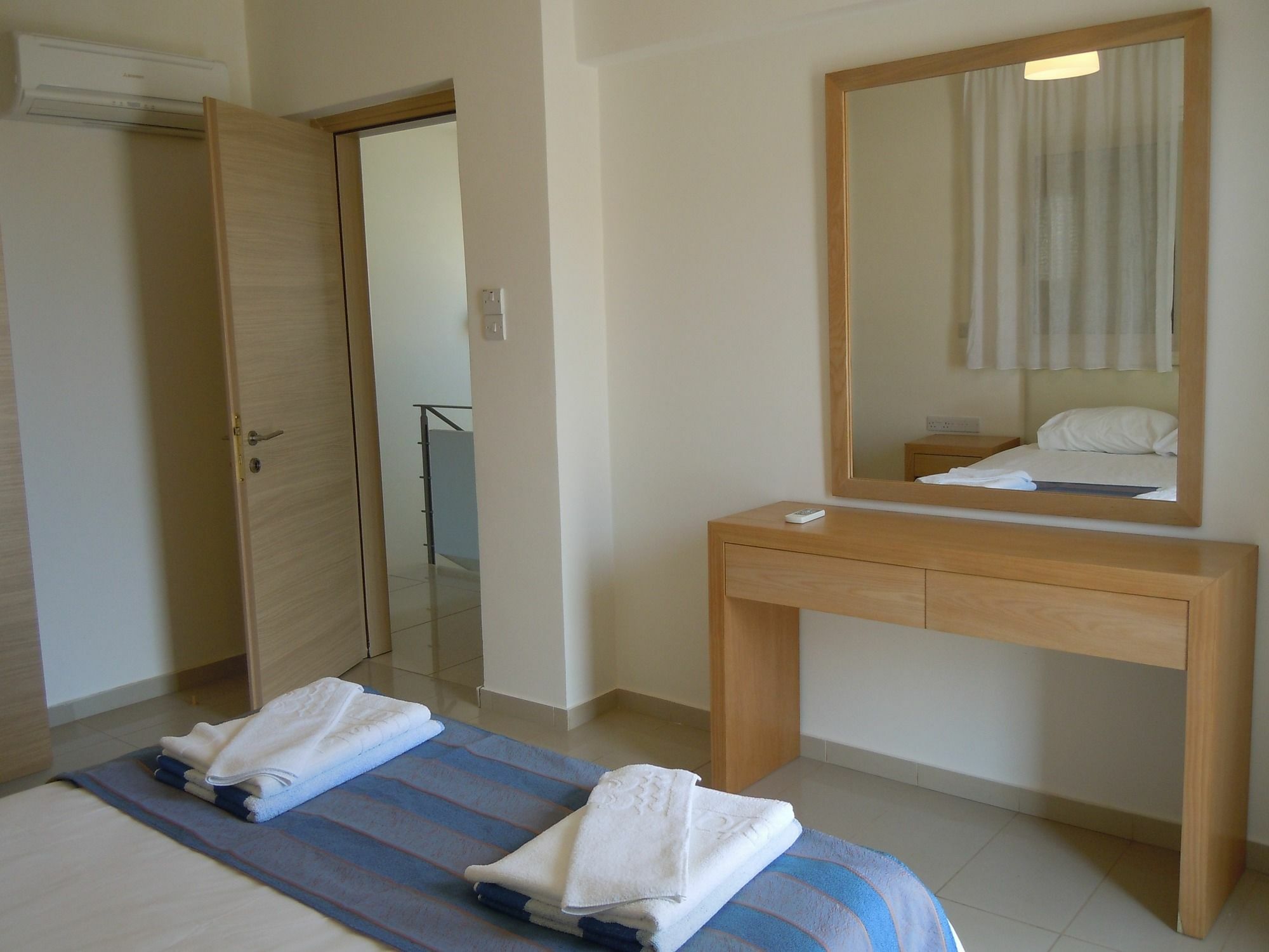 Athena Beach Villas Protaras Exteriör bild